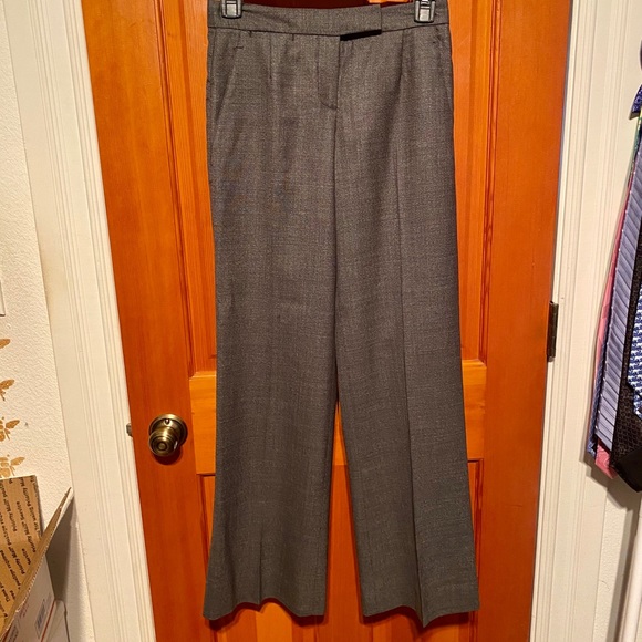 *Like New* THEORY Stretch Wool Suit - Picture 4 of 6